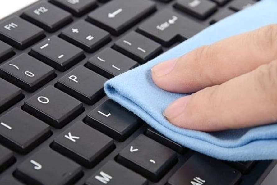 clean your computer keyboard